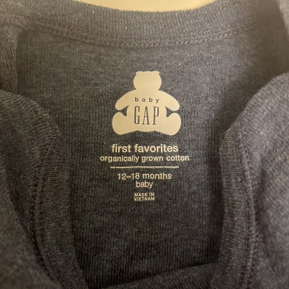 Baby Gap long sleeve onesies with matching pants. Organic. Like new. 12-18 mo. - Picture 4 of 5